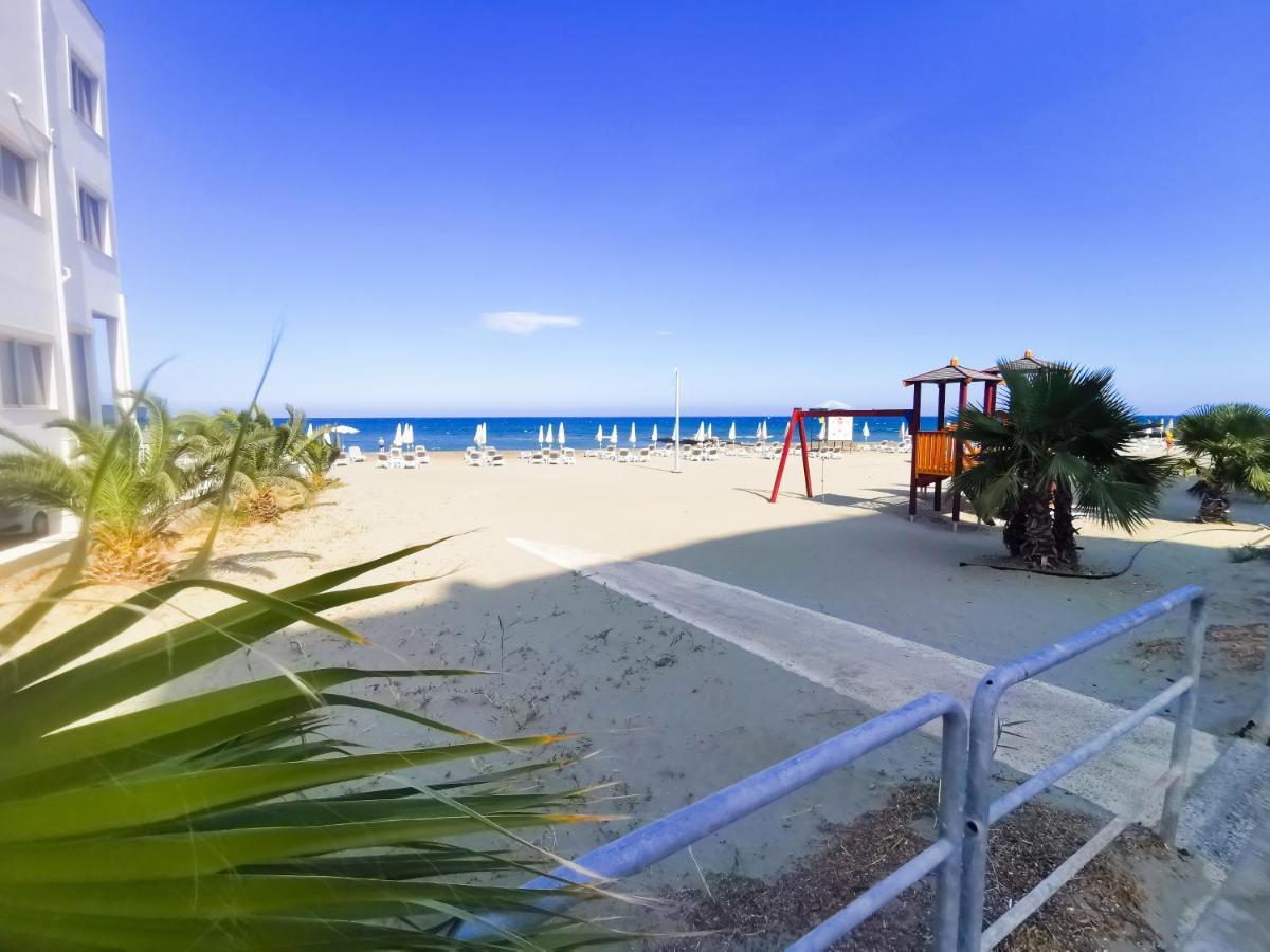 Sea-Esta Seaview Apartment, 200 Meters To The Beach Larnaca Exteriör bild