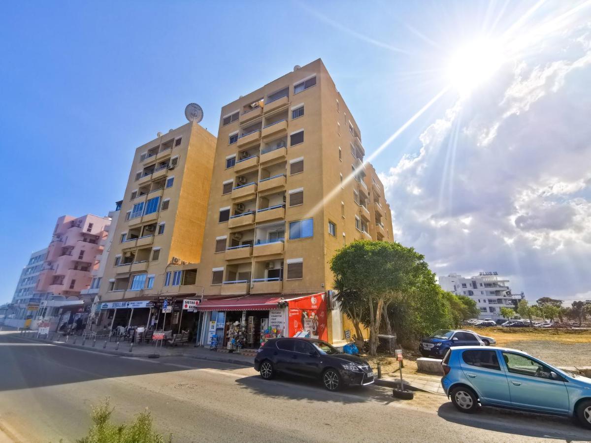 Sea-Esta Seaview Apartment, 200 Meters To The Beach Larnaca Exteriör bild